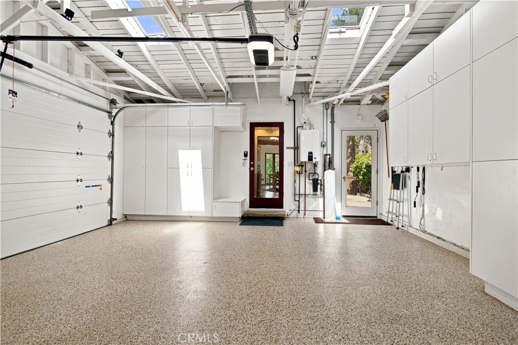 565 Chiswick Way Property Photo 53