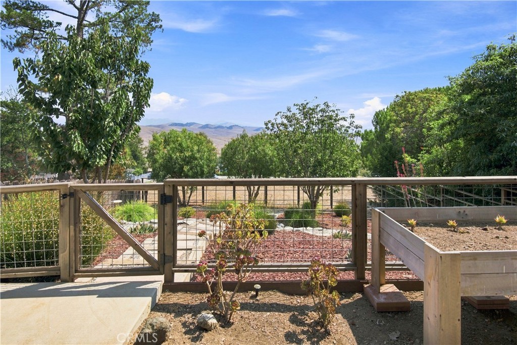 1716 Pineridge Drive Property Photo 31
