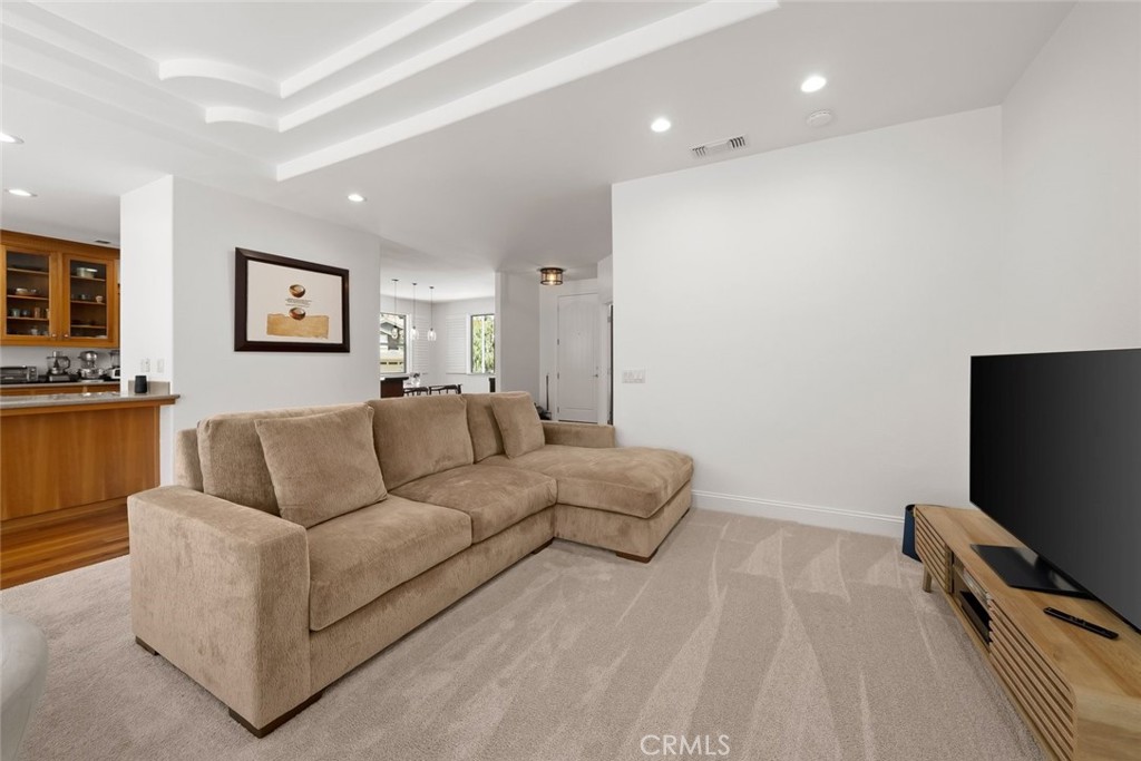 419 Peachtree Court Property Photo 8