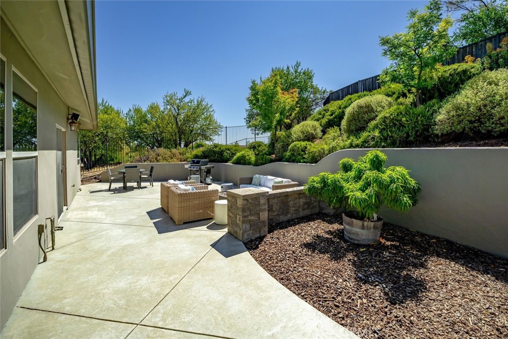 419 Peachtree Court Property Photo 12