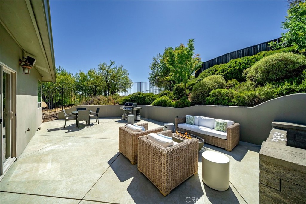 419 Peachtree Court Property Photo 13