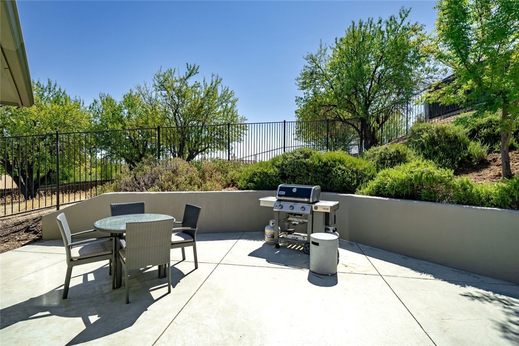 419 Peachtree Court Property Photo 15