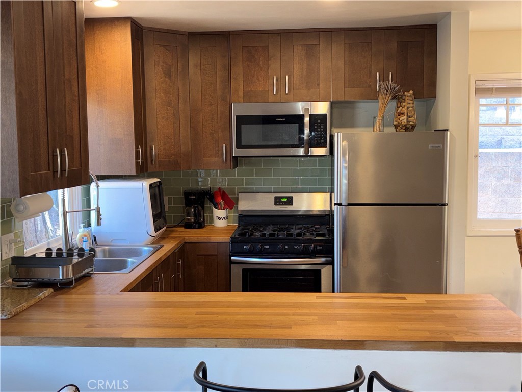 1361 Haddon Property Photo 4