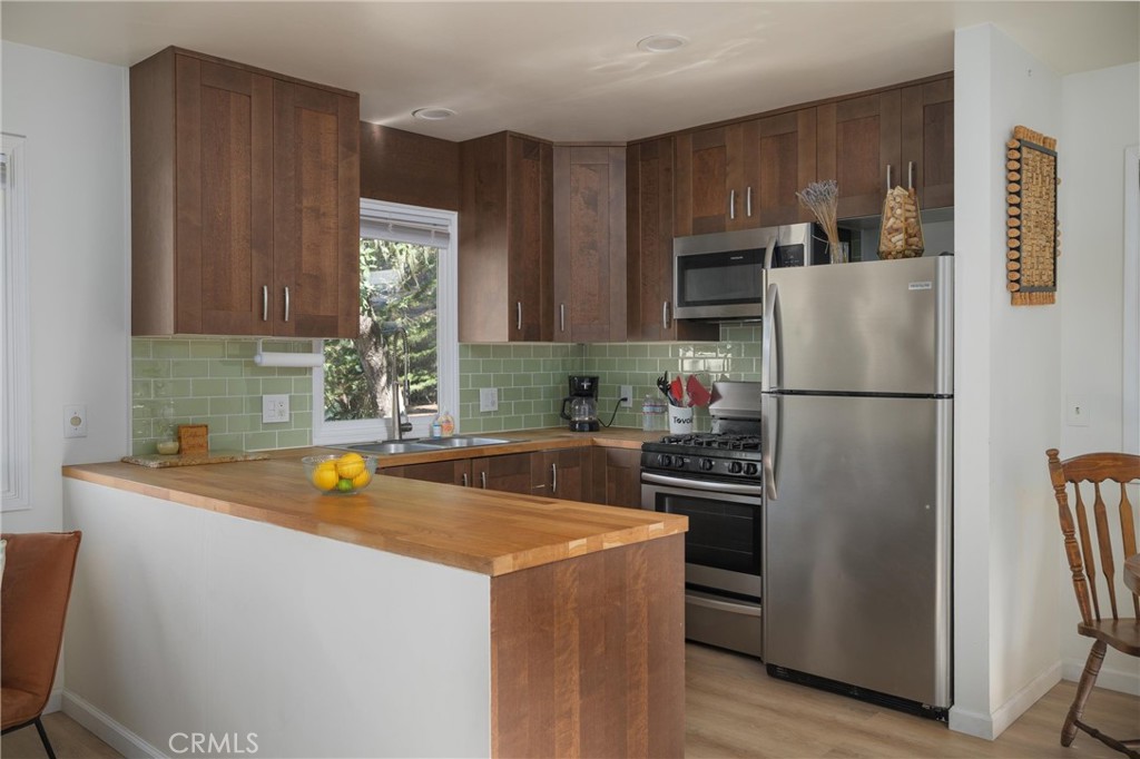 1361 Haddon Property Photo 11