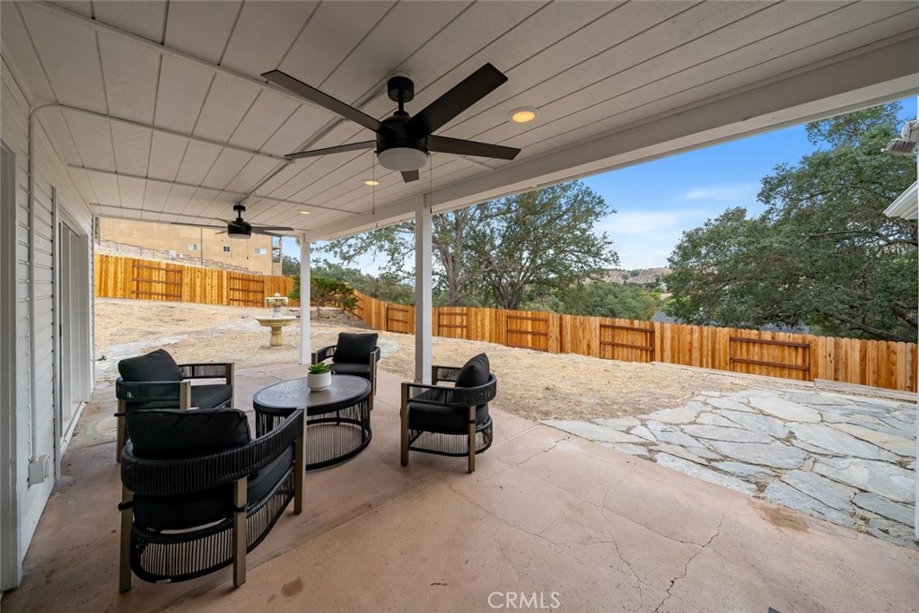 806 Grove Street Property Photo 14