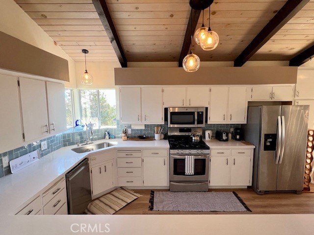 1950 Oxford Avenue Property Photo 6