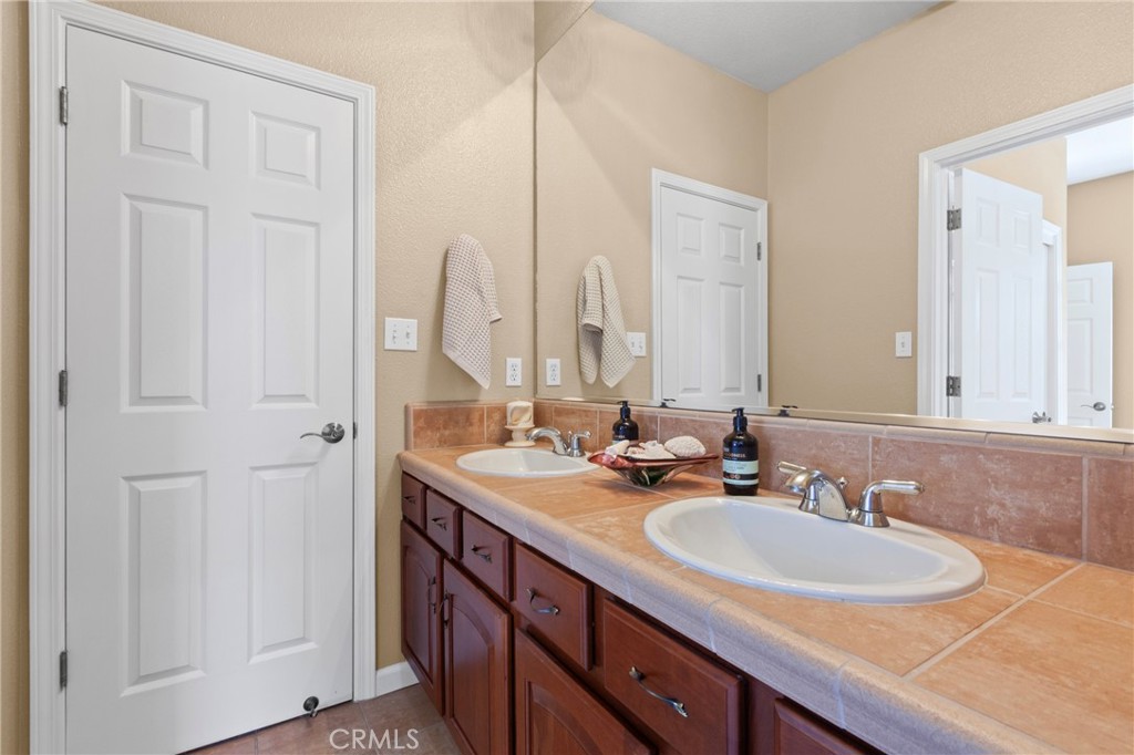 909 Experimental Station Property Photo 26