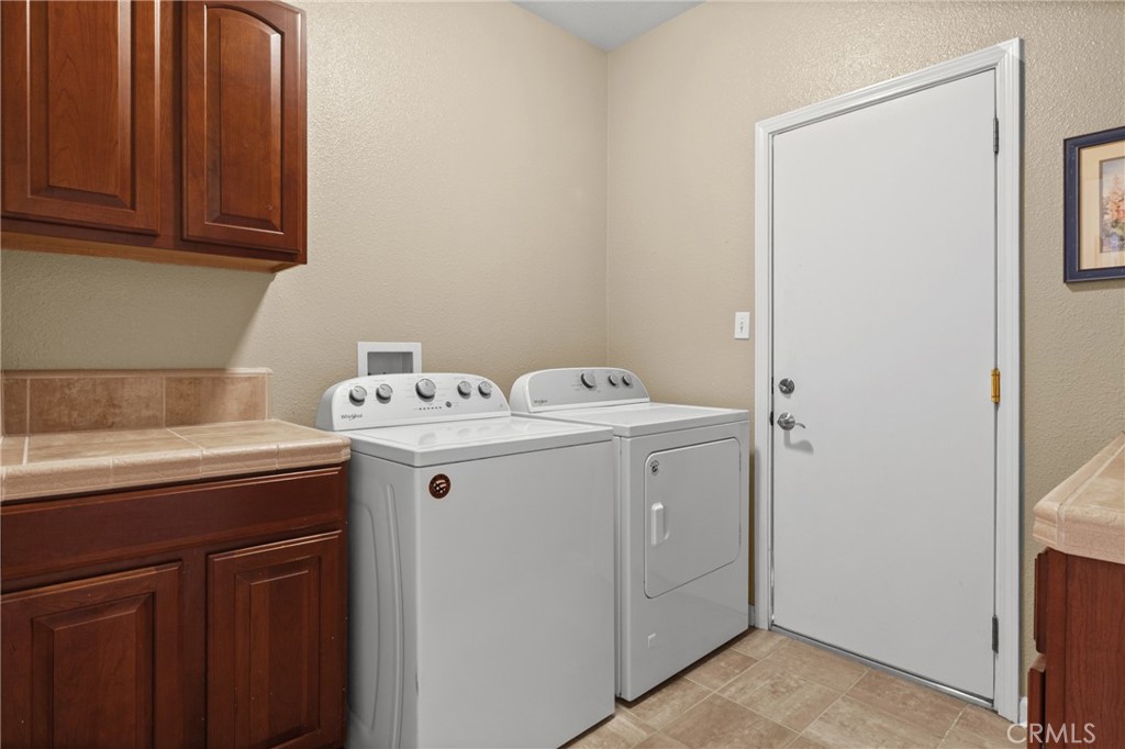 909 Experimental Station Property Photo 32