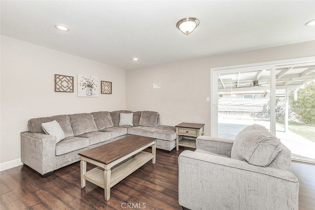 611 San Gabriel Property Photo 4