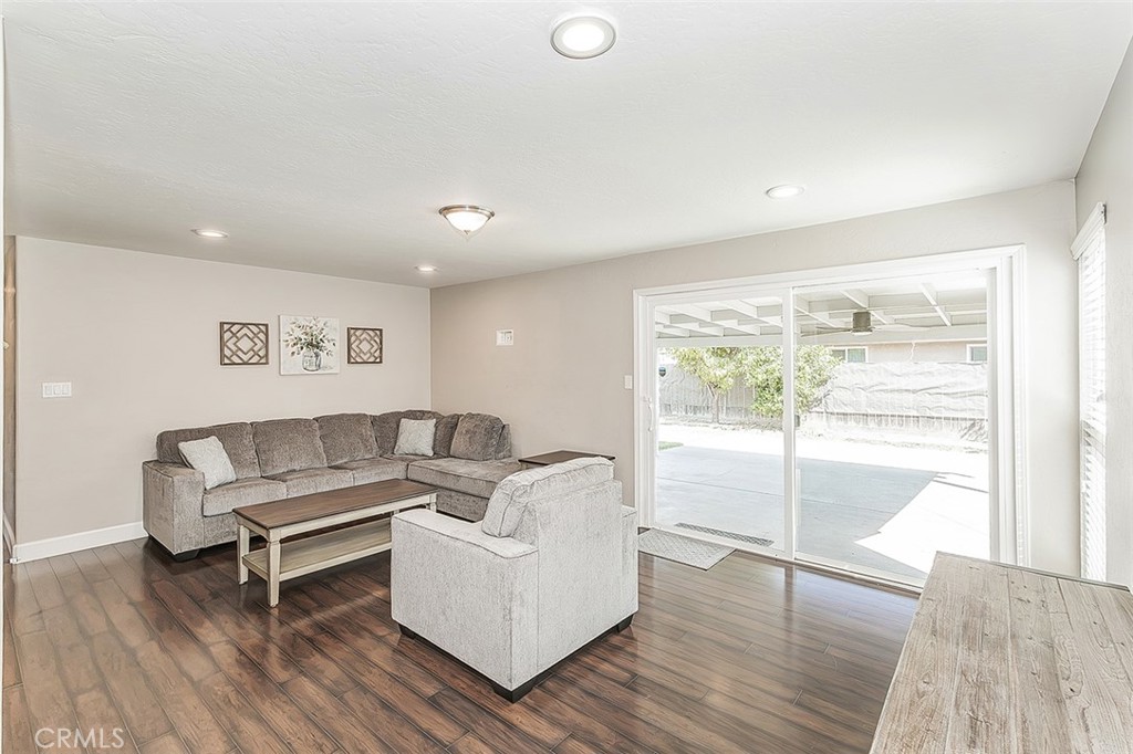 611 San Gabriel Property Photo 5