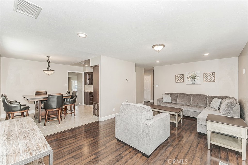 611 San Gabriel Property Photo 7