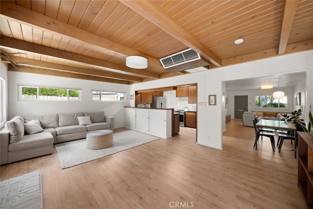 321 Tolosa Way Property Photo 8