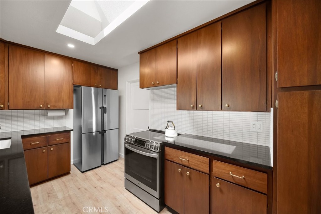 321 Tolosa Way Property Photo 11