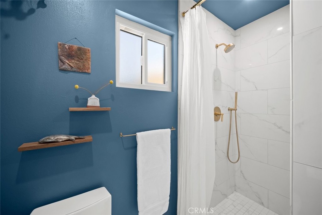 321 Tolosa Way Property Photo 15