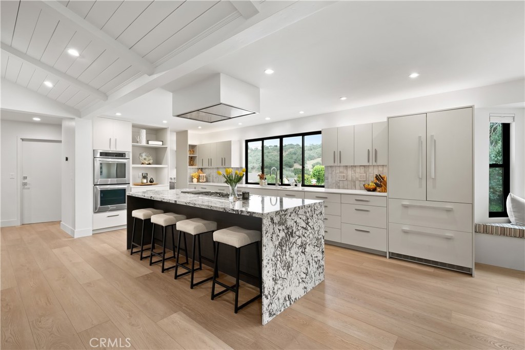 1096 Robin Circle Property Photo 1