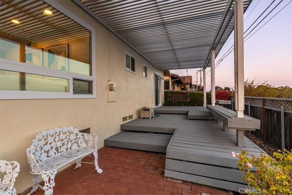 1211 Montego Property Photo 8