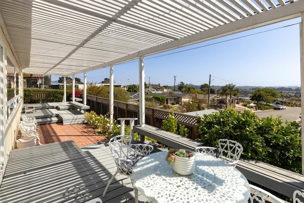 1211 Montego Property Photo 9