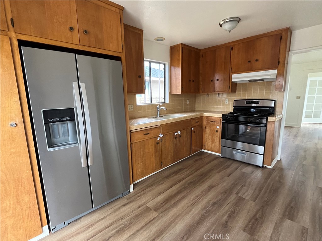 374 Castaic Property Photo 3