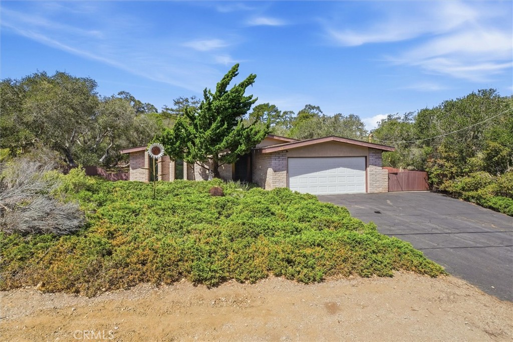 1160 Bayview Heights Drive Property Photo 1