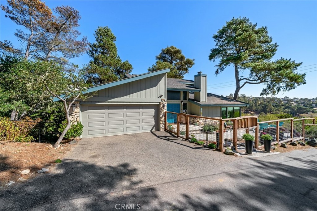 5750 Coventry Property Photo 1