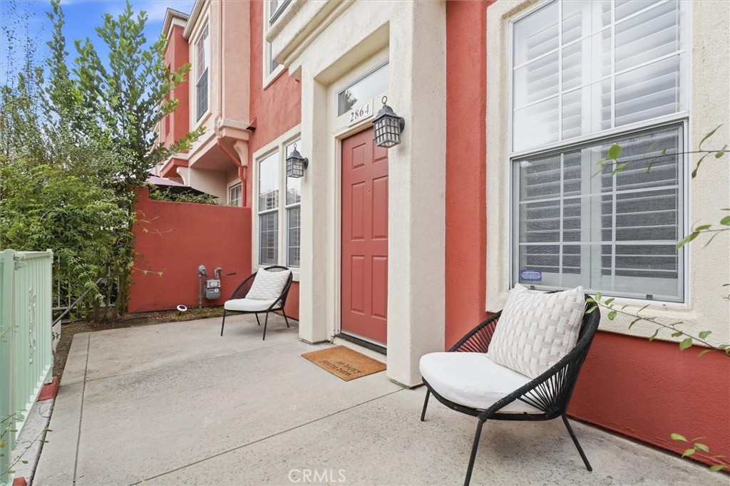 2864 Victoria Avenue Property Photo 5