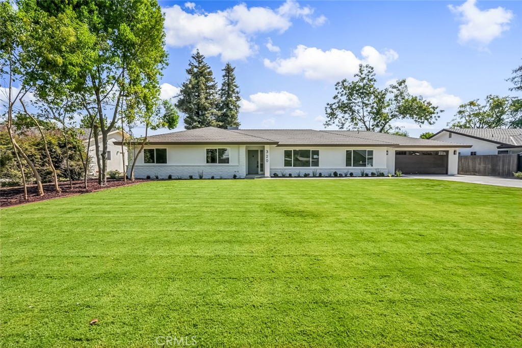 320 Hume Property Photo 1