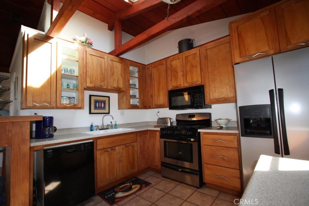 525 Ramona Avenue Property Photo 8