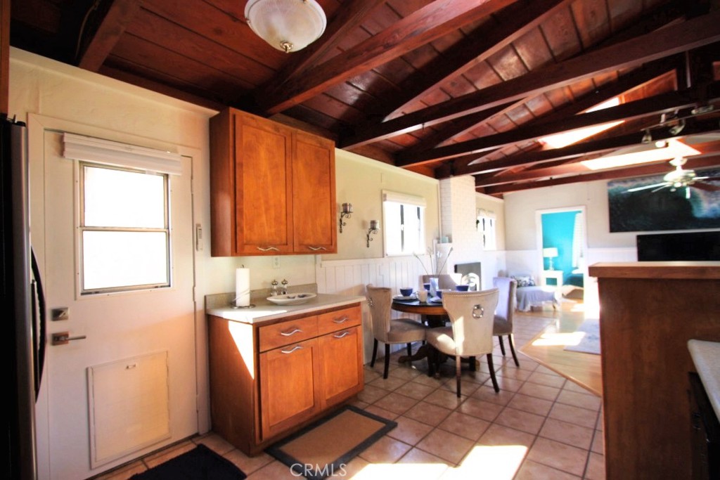 525 Ramona Avenue Property Photo 9