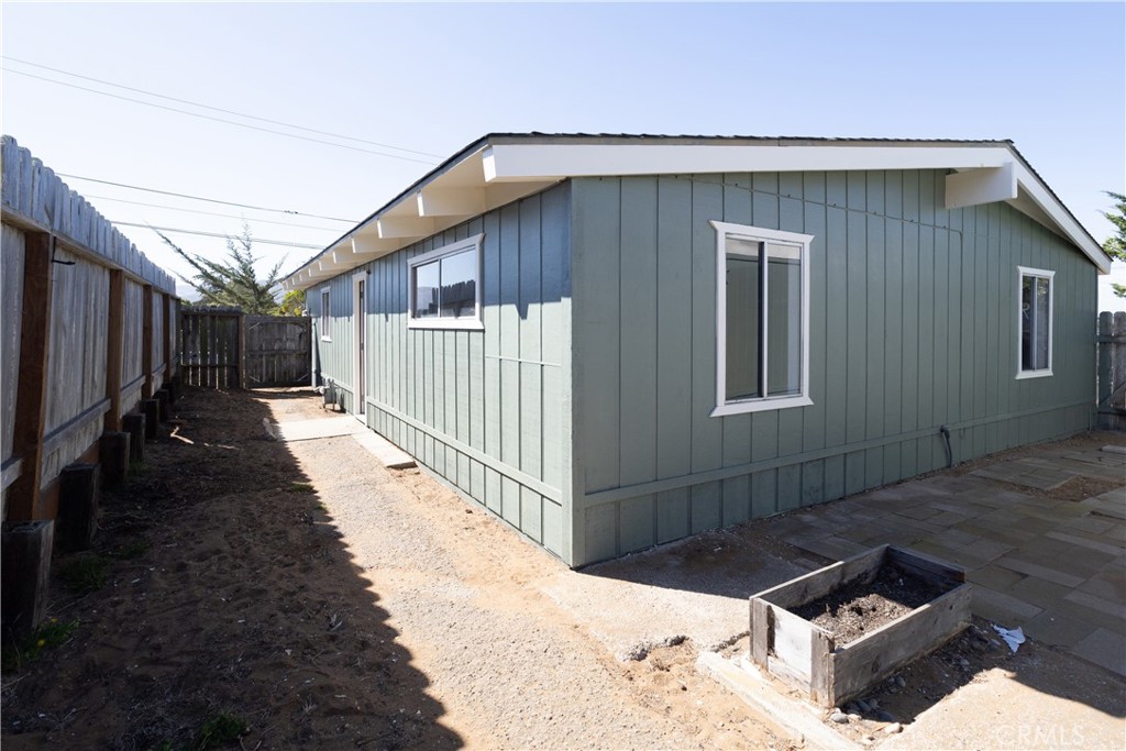 1000 Santa Maria Property Photo 7