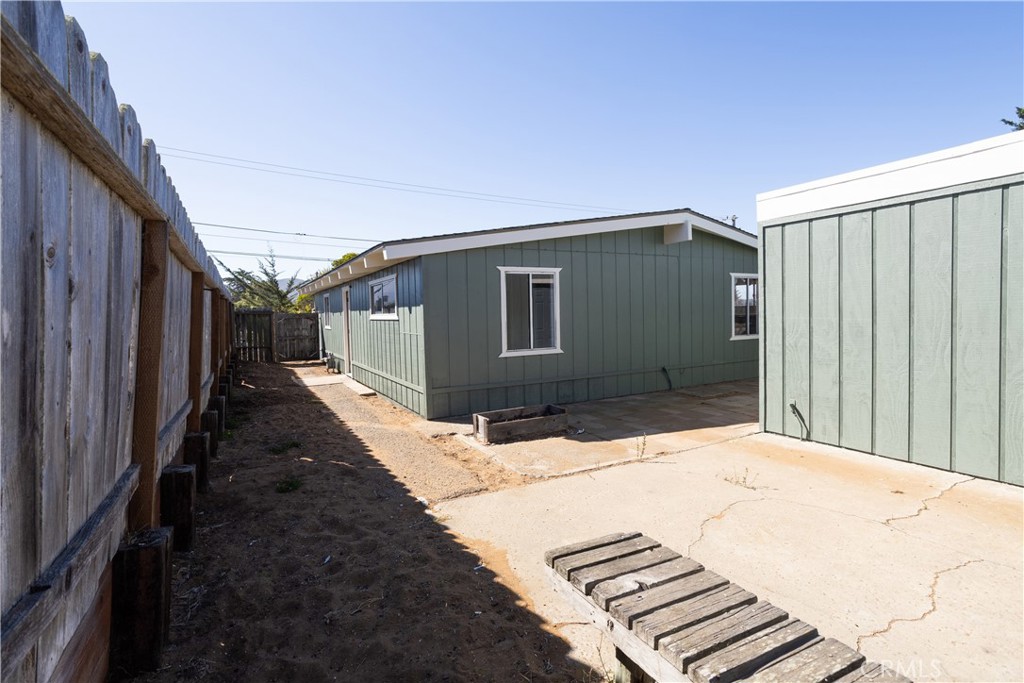 1000 Santa Maria Property Photo 12
