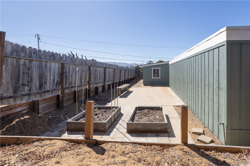 1000 Santa Maria Property Photo 13