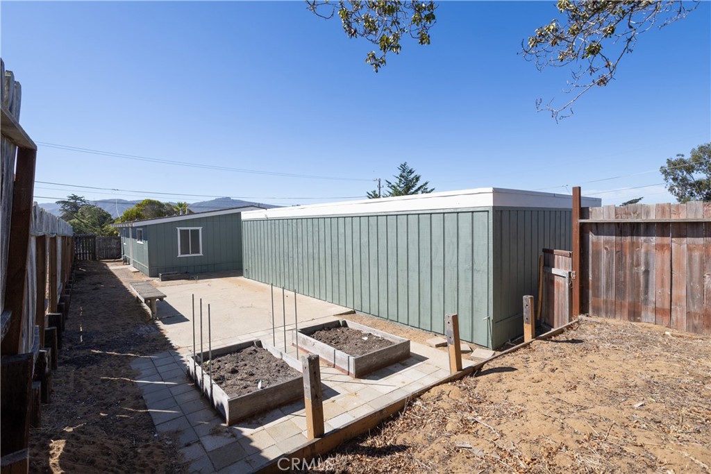 1000 Santa Maria Property Photo 14