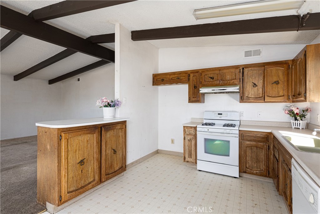 1000 Santa Maria Property Photo 20
