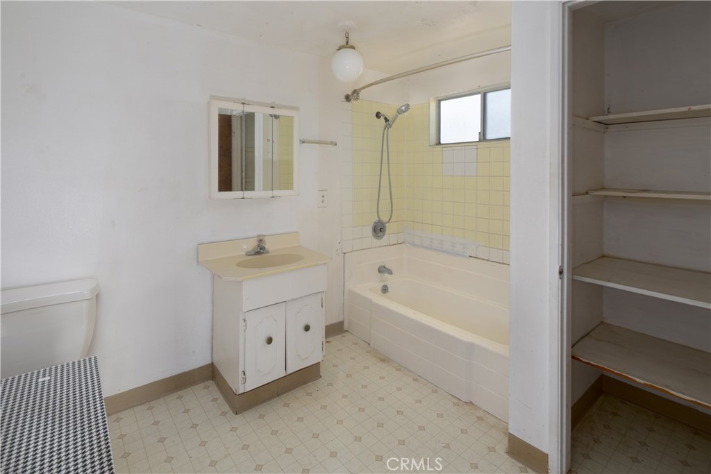 1000 Santa Maria Property Photo 33