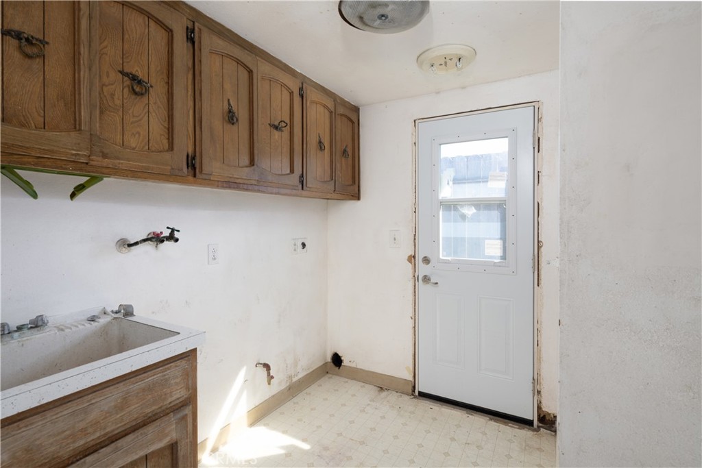 1000 Santa Maria Property Photo 39