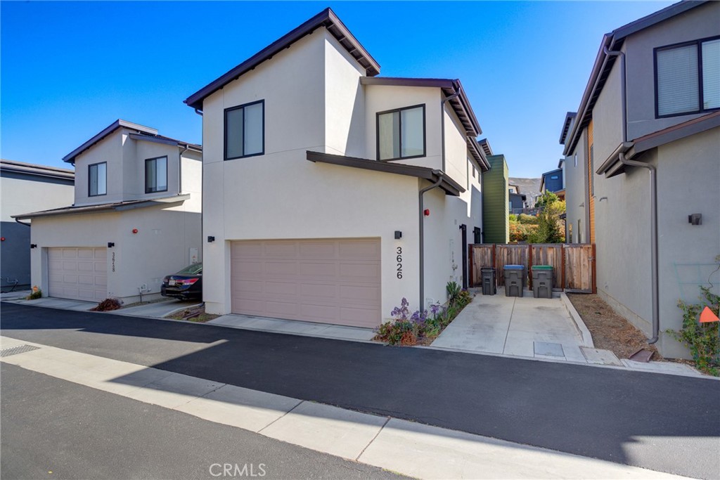 3626 Lemon Grove Lane Property Photo 3