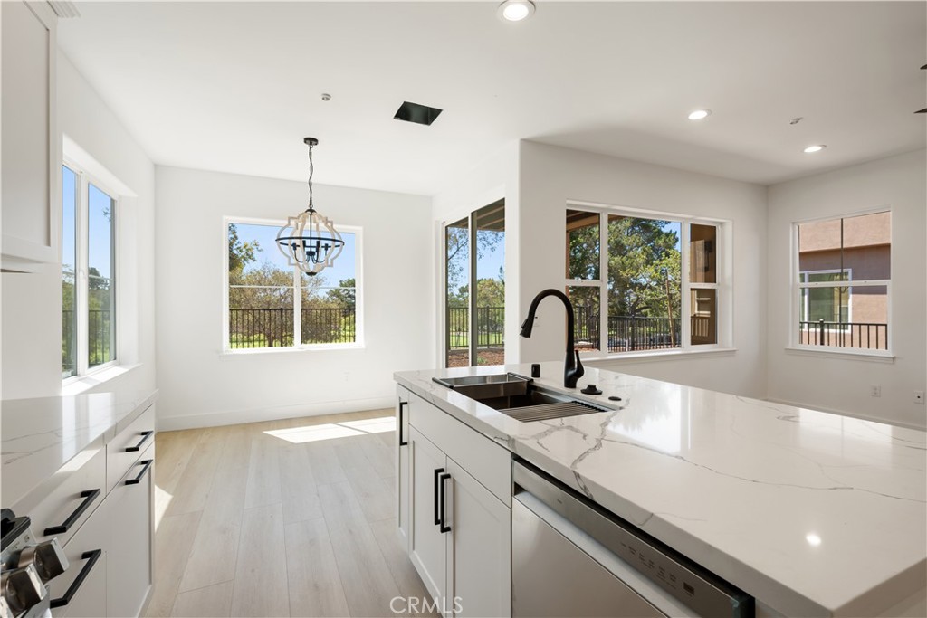 220 Oak Hill Drive Property Photo 19