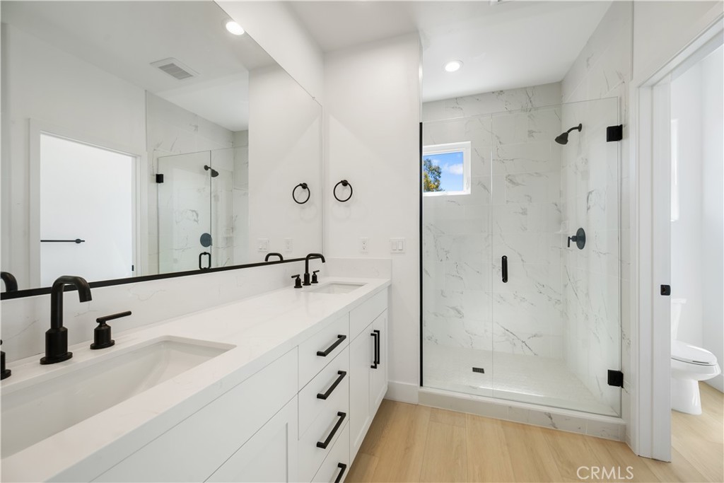 220 Oak Hill Drive Property Photo 28