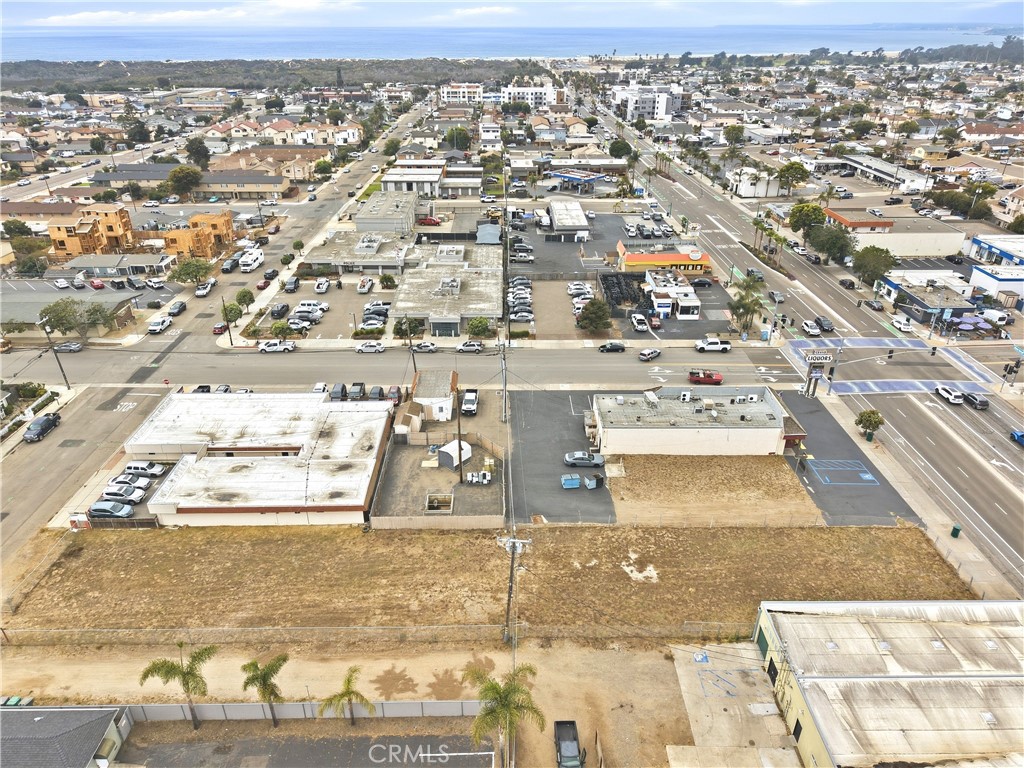 838 W Grand Ave Property Photo 1