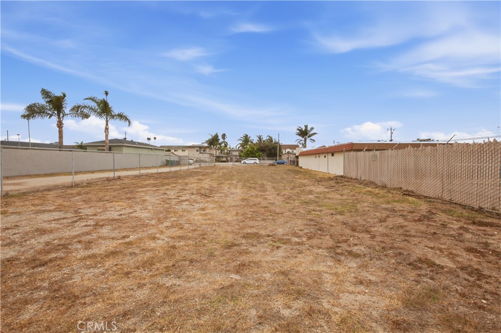 838 W Grand Ave Property Photo 13