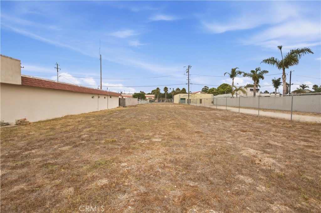 838 W Grand Ave Property Photo 17