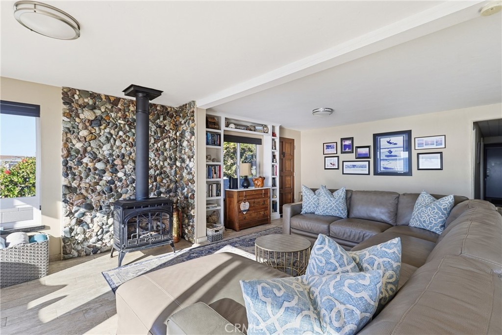 2712 Studio Property Photo 9