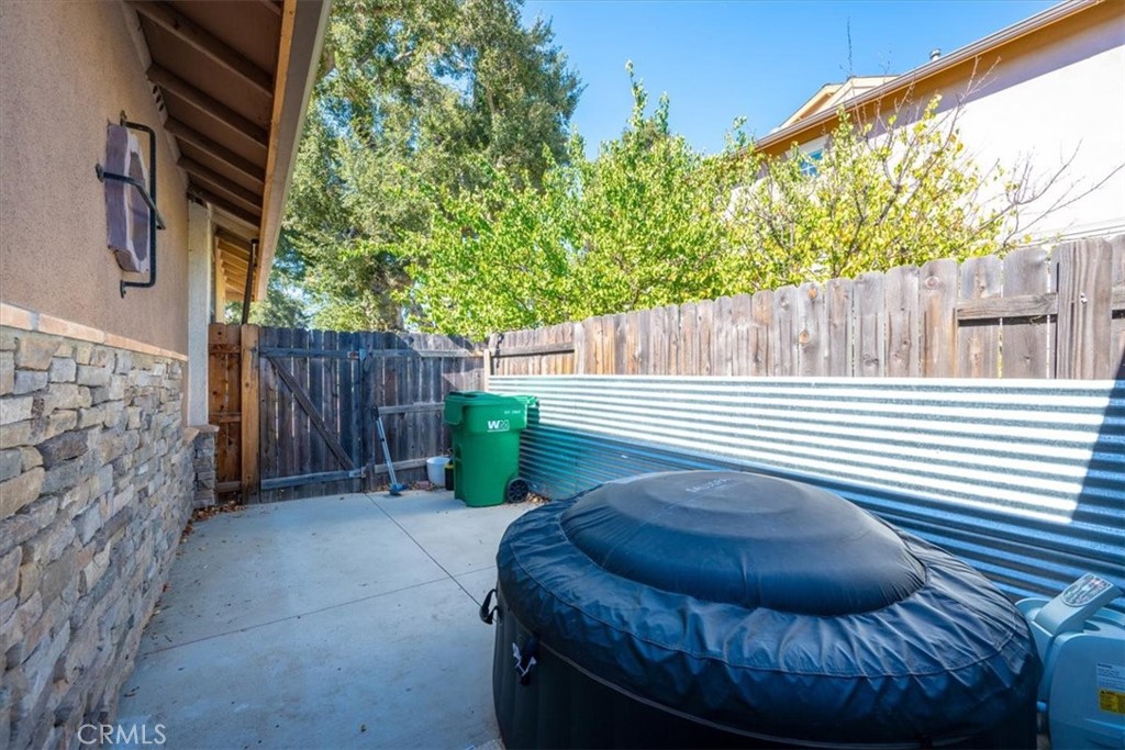 5566 Madrono Property Photo 35