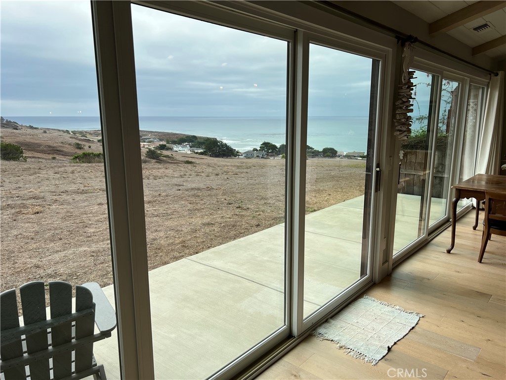 526 Huntington Road Property Photo 5