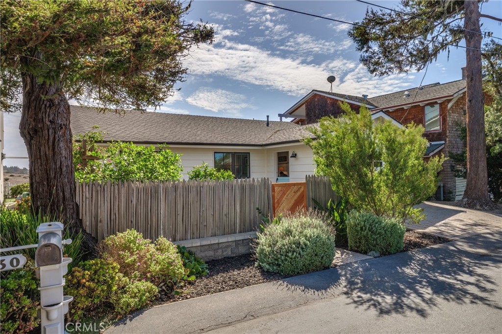 526 Huntington Road Property Photo 11