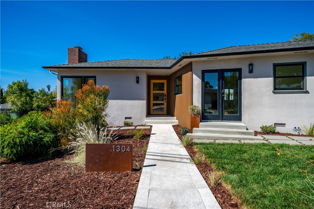 1304 Sydney Property Photo 1