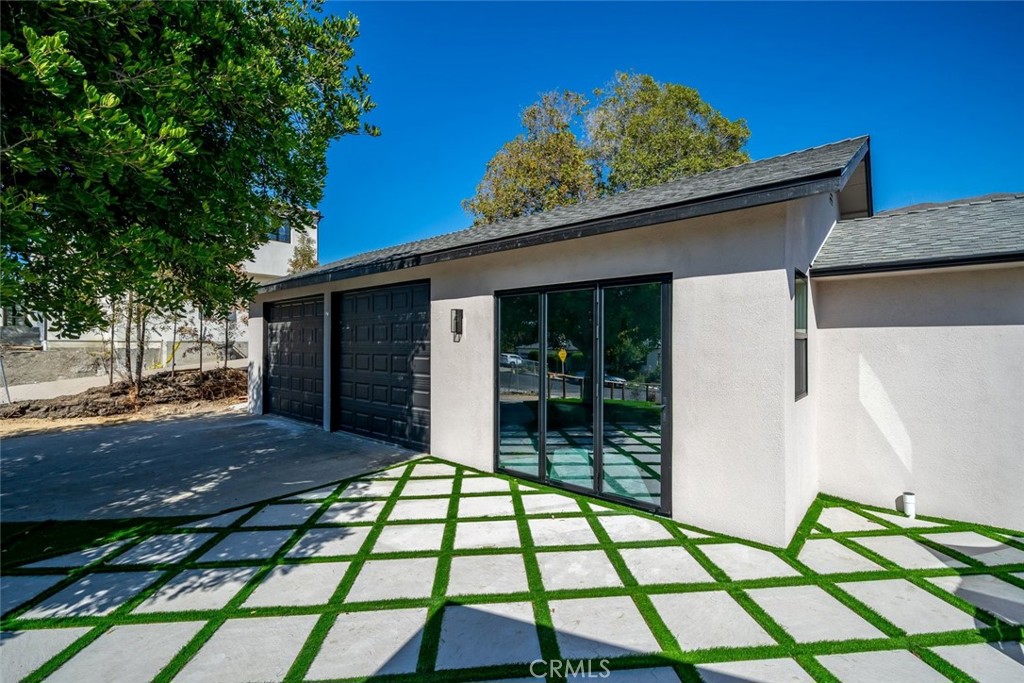 1304 Sydney Property Photo 15