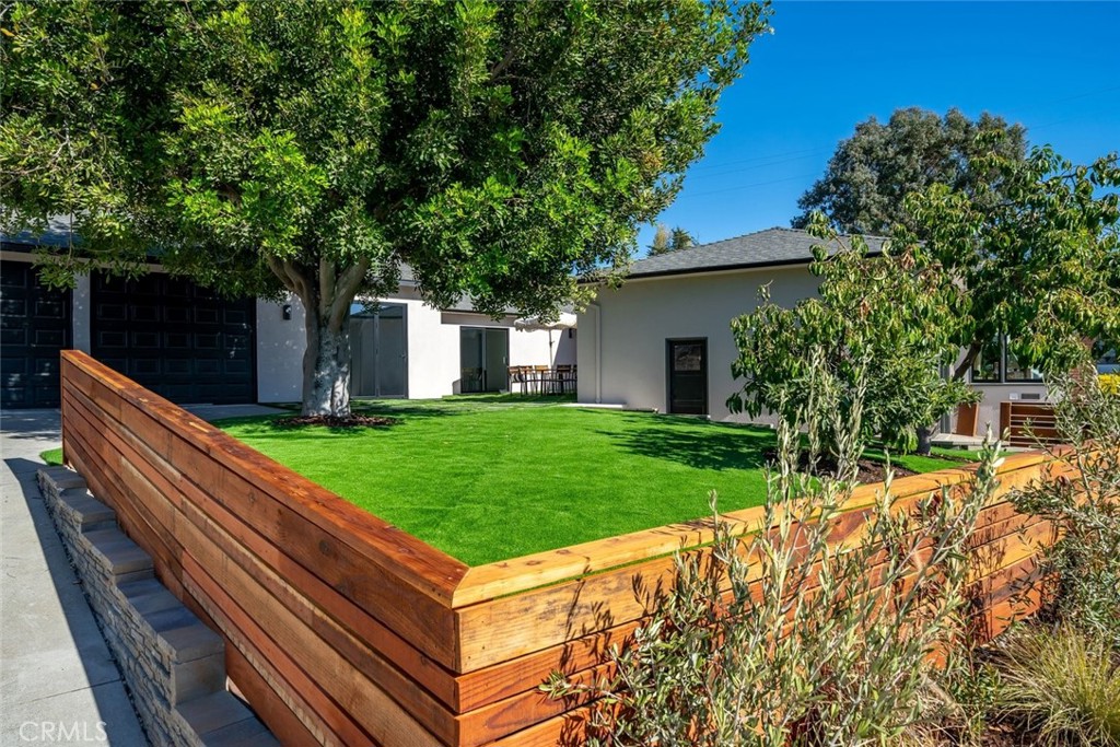1304 Sydney Property Photo 22