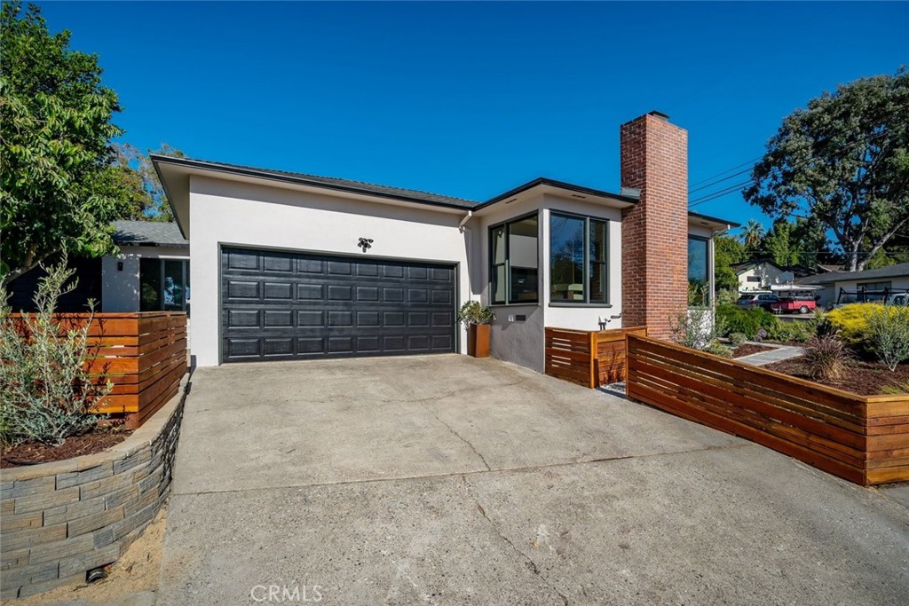 1304 Sydney Property Photo 40
