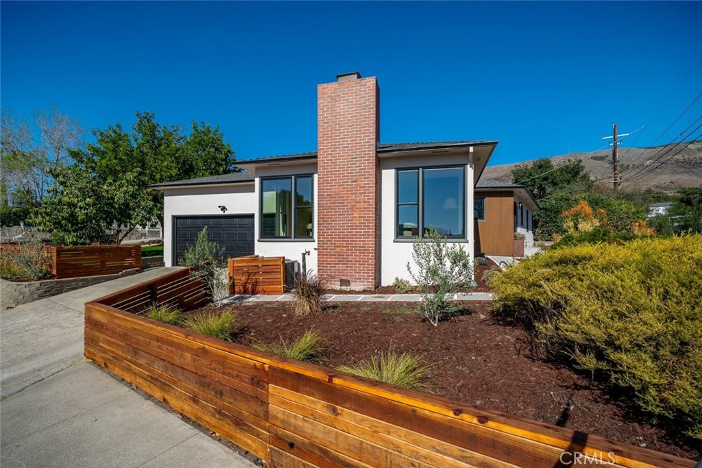 1304 Sydney Property Photo 41